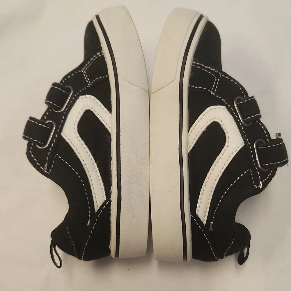 Wonder Nation Shoes Size 6 Toddler Black White